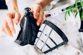 Descaling process for standard drip coffee maker maintenance